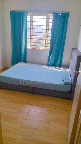 Nice Master Bedroom,Female, Putra Suria Resident, 2min Cheras LRT 1