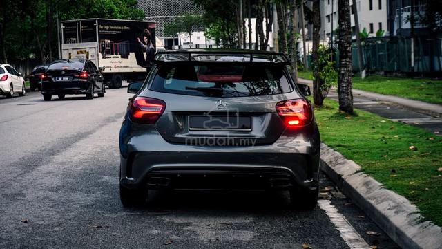 Mercedes Benz A180 1.6 CONVERT A45 AMG PSHIFT 2017 - 4