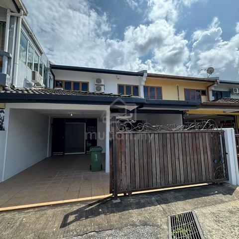 FREEHOLD DOUBLE STOREY INTERMEDIATE HOUSE FOR SALE At MUARA TABUAN 1