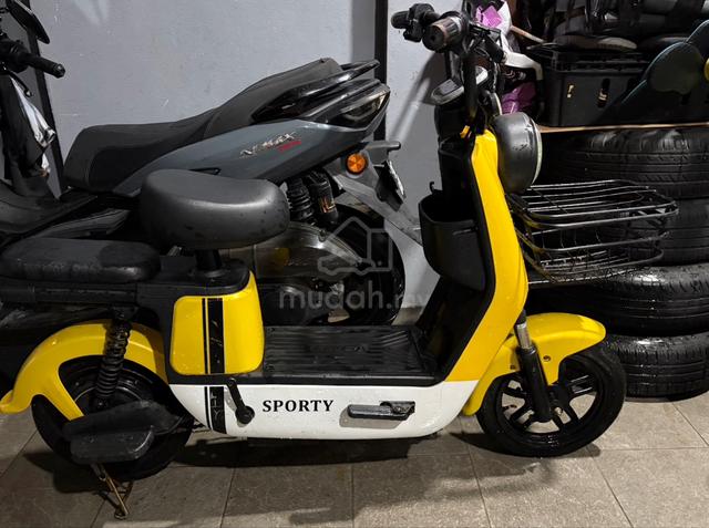 electric scooter bike - photo 4 of 4