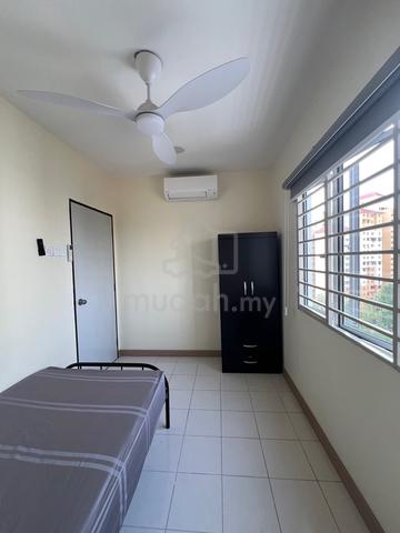 Room For Rent-Comfortable & Convenient Living 1
