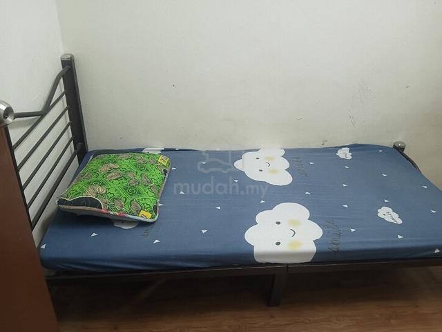 Room at Meru Klang 1