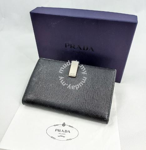 PRADA bi fold foglio saffiano wallet with box - Bags & Wallets for sale in  Alma, Penang