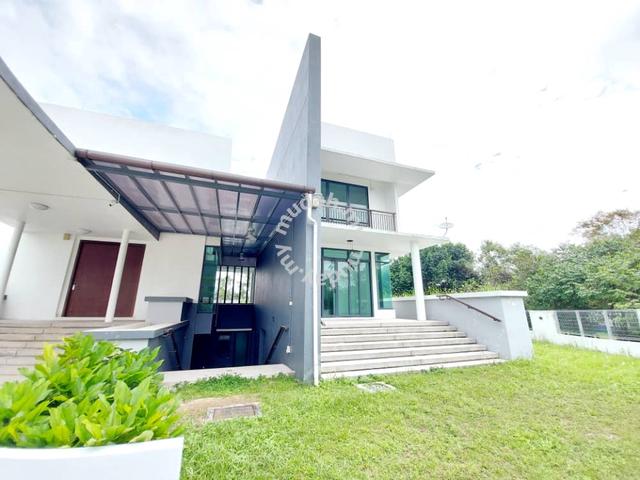 3 storey Exclusive CORNER PRIMO II Bungalow with LIFT,Swimming Pool an 1