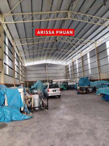 Warehouse at Batu Maung No CCC 6000sqft. 1