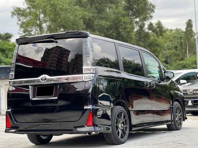 2019 Toyota VOXY 2.0 KIRAMEKI II SUNROOF PRE-CRASH - 2
