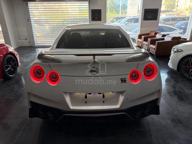 2022 Nissan GTR R35 PREMIUM EDITION (Red Interior) - 5