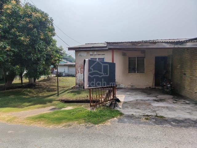 Cornerlot Setingkat kos Rendah di Taman Balok Makmur 1