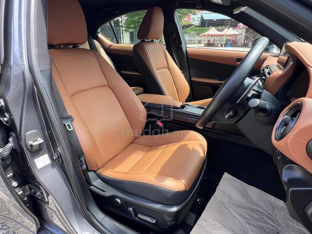 LEXUS IS300 2.0 BASE Brown Interior Low Milage  - 5