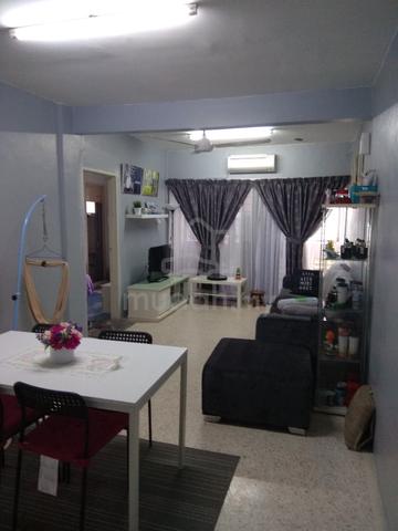 Mutiara Court 1