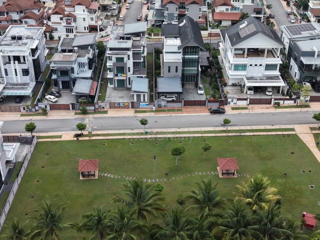 {Playground} 3sty 7542sf LIFT Bungalow Wira Mutiara Bandar Sungai Long 1