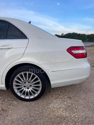 2012 Mercedes Benz E200 CGI BlueEFCY - 4