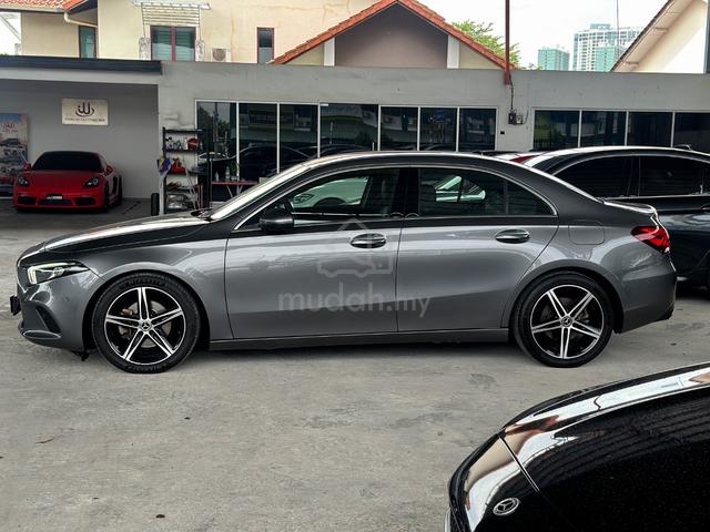 2019 Mercedes Benz A200 Sedan LOW MILAGE - 3