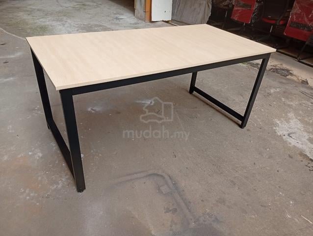 Office Table - photo 3 of 3