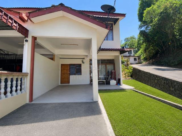 1.5 storey terrace end lot with land fully furnished sales@ seremban 1
