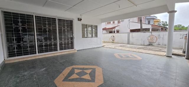 Sri Kuantan Double Storey Corner House for rent 2