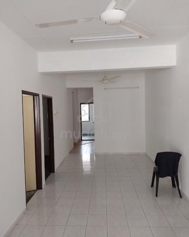 1sty Terrace House, Lintang Bayan, Sungai Ara 1
