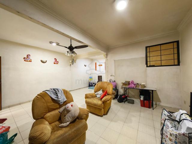 Desa Cemerlang Double Storey Near Public Bank 1