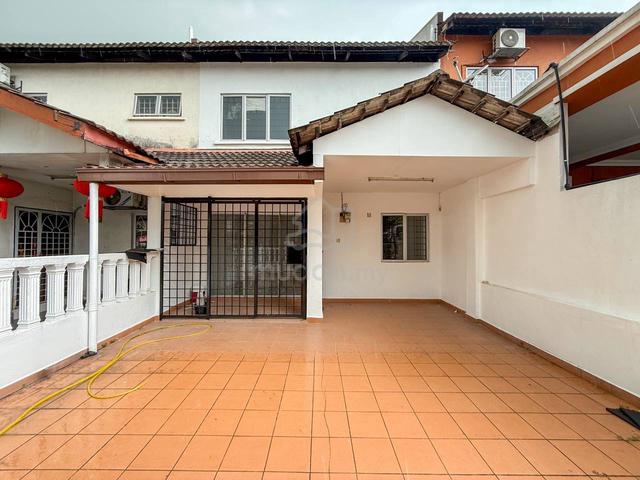 RENOVATED LAWA! Double Storey Terrace Taman Impian Indah, Sungai Buloh 1