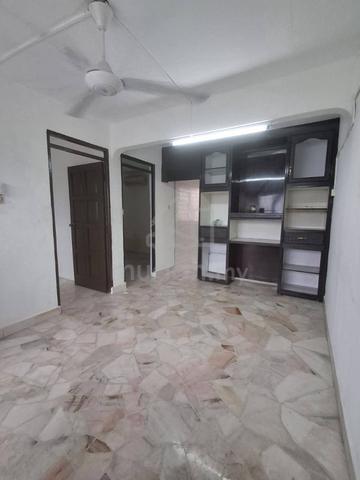 Flat Taman Ungku Tun Aminah 1