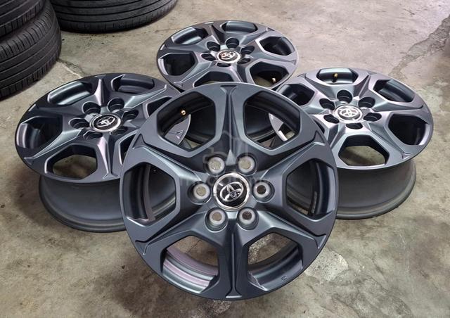 Used rim 18 toyota japan fit hilux fortuner prado - photo 2 of 4