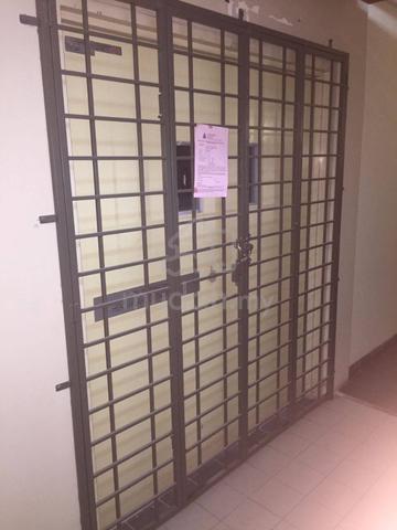 For Sale Park Avenue Commercial 1000sf office with private parking 2