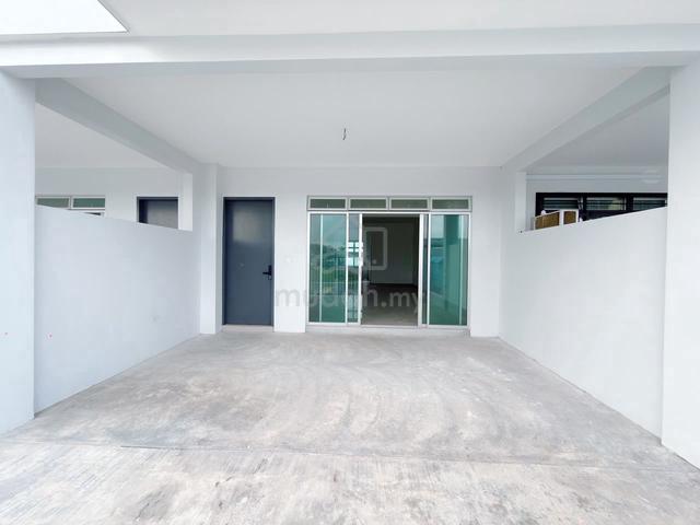 bandar dato onn double storey partial furniture for rent 1