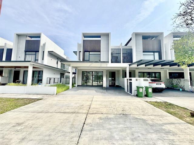 End Lot Luxura Residence Link Villa Twentyfive7 Kota Kemuning 1