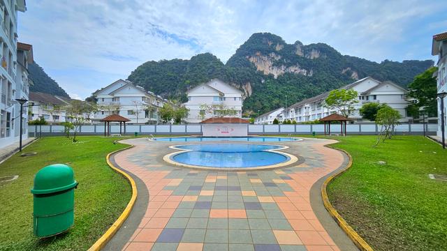 Alpine Village Apartment 4