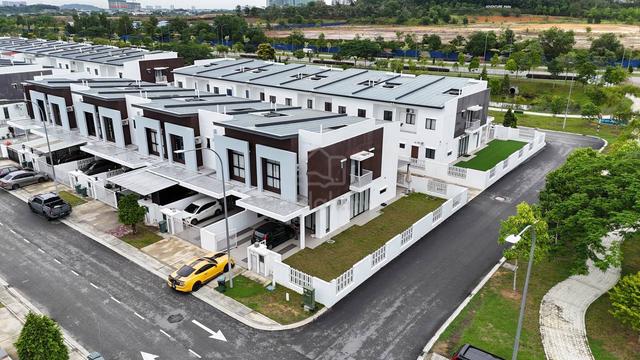 Fully Renovated Double Storey Blu Residence Barrus Setia Ecohill 2 1