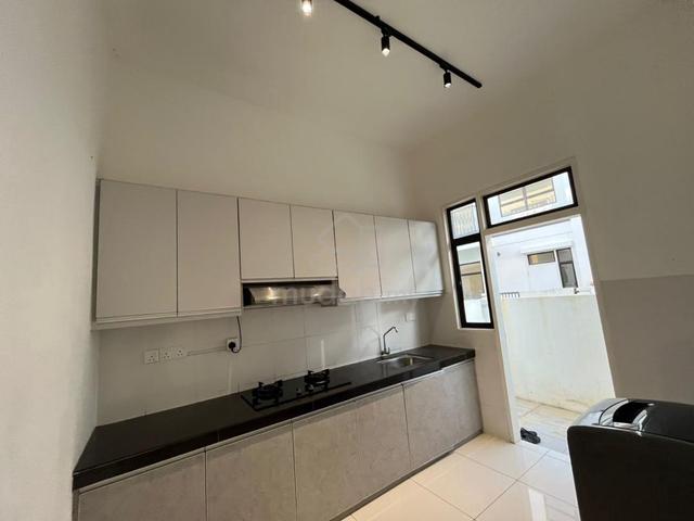 Kitchen Cabinet Eco Grandeur @ Eco Graham 2 Storey Type B for Rent 1