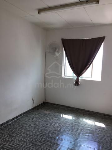 Taman Kheng Tian Blk A Middle Room & Small Room 1