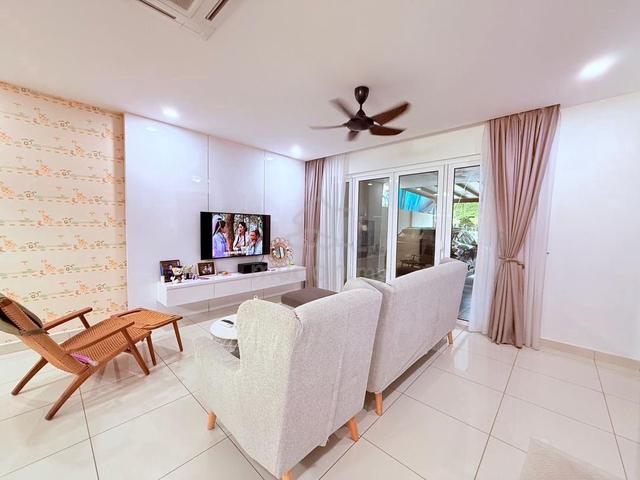 Dato onn Perjiranan 15 double storey renovated fully extend 1