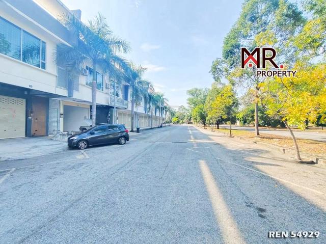 FACING ROAD 1st Floor Shop Lot Taman Batik FOR RENT 1
