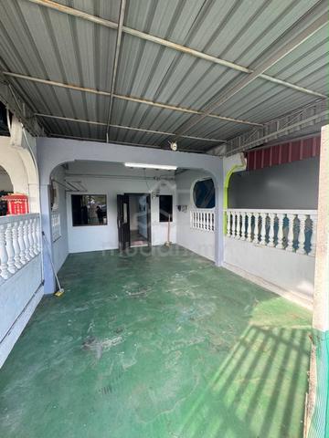 Tmn Damai Jaya @ Skudai with Sofa Fridge Washing Machine Aircon Bedset 1