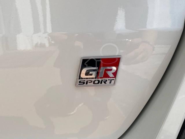 2020 Toyota VOXY 2.0 GR SPORT - 4