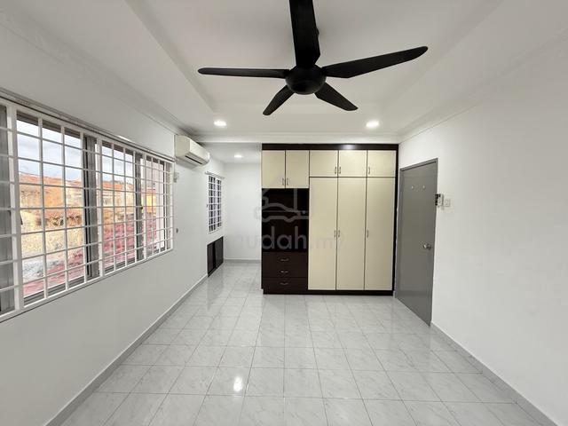 Taman Kinrara TK4 Puchong Double Storey Landed House 1