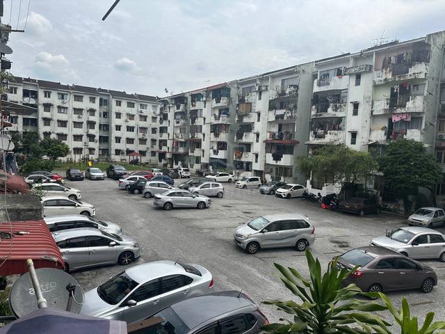 Sri Subang Apartment 1