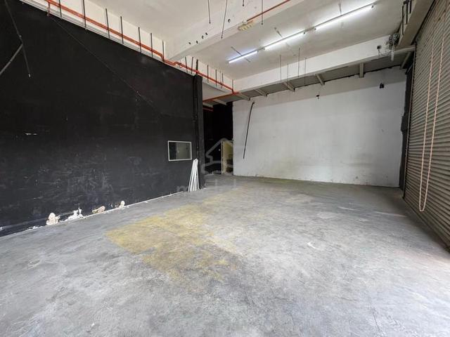 Kulai Sri Putri terrace factory corner for rent  1
