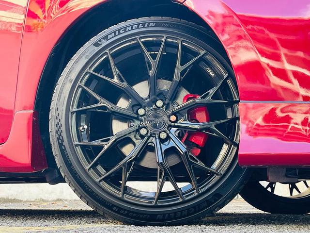 FULL B/KIT NEW S/RIMS TOYOTA COROLLA ALTIS 2.0 v - 4