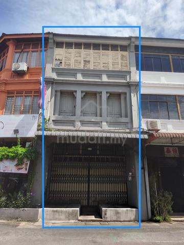 Carnovan Street 3 storey heritage shop lot for Rent at Penang. 1