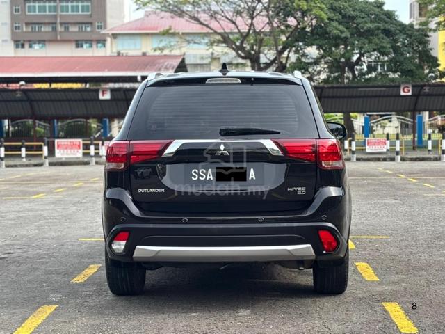 2017 Mitsubishi OUTLANDER 2.0 4WD (A) - 4