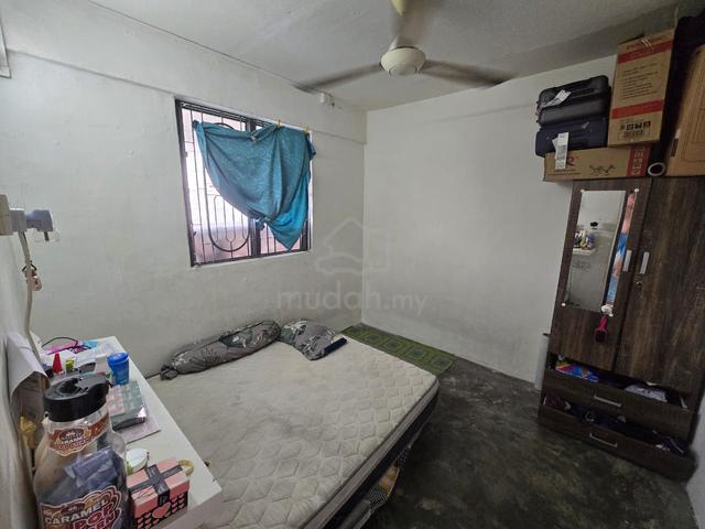 Flat Taman Ungku Tun Aminah 1