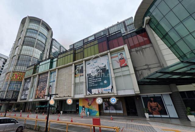Fully furnished unit with tenant until 2027 Sept 1