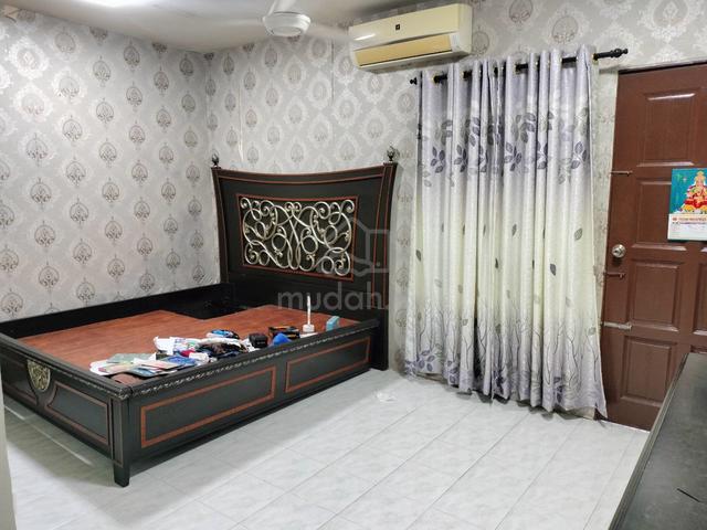 3 Storey Taman Dagang 3