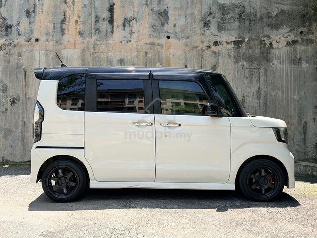 Honda N BOX 660 CUSTOM G (A) REG YEAR 2022 - 3