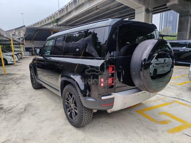 2023 Land Rover Defender 2.0 110 P300 SE 9,000km - 4