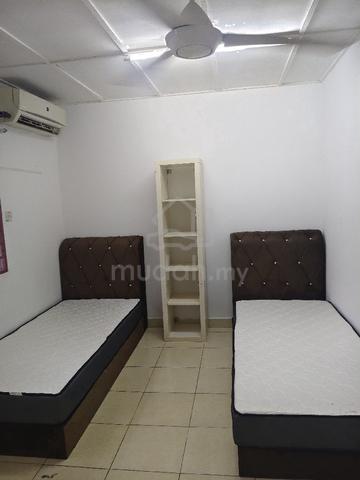 Mrt Serdang Raya Utara room for rent 1