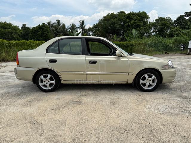 2004 Hyundai ACCENT 1.5 L (A) Sedan - 4
