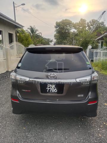 2013 Toyota WISH 1.8 X ZGE20G FACELIFT (A) - 2